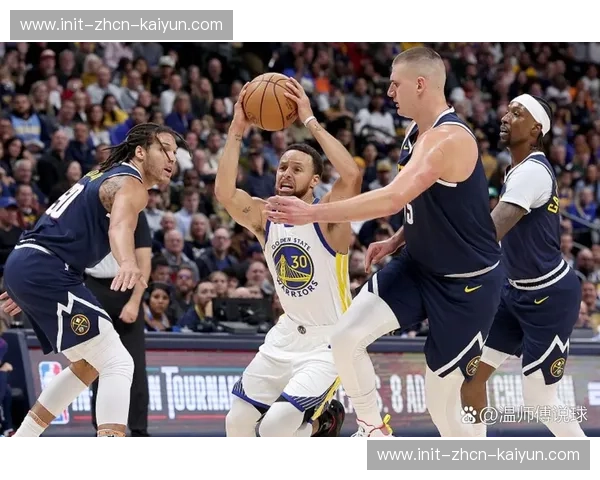 库里奔袭战术绝平掘金，勇士战术手册再添经典案例