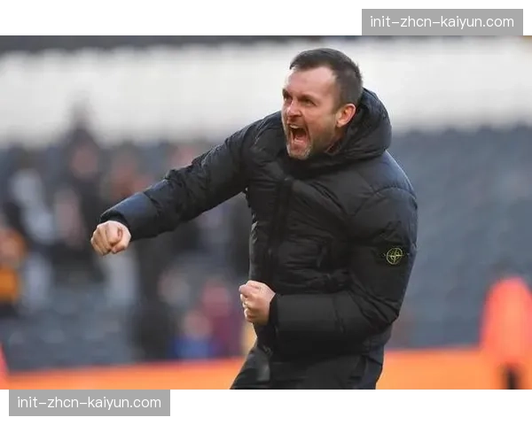 从球场工程师到英超裁判支持员：约翰·史密斯的二十年技术生涯